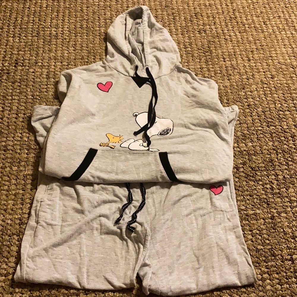 Woman’s peanuts by Schulz pj set